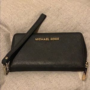 Michael Kors Jet Set Travel Wallet